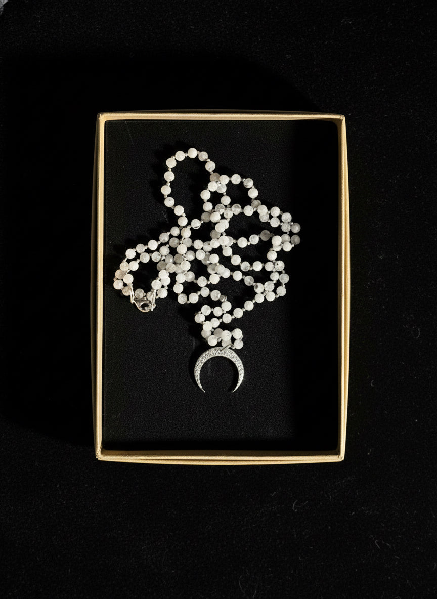 Naszyjnik z kamieni księżycowych