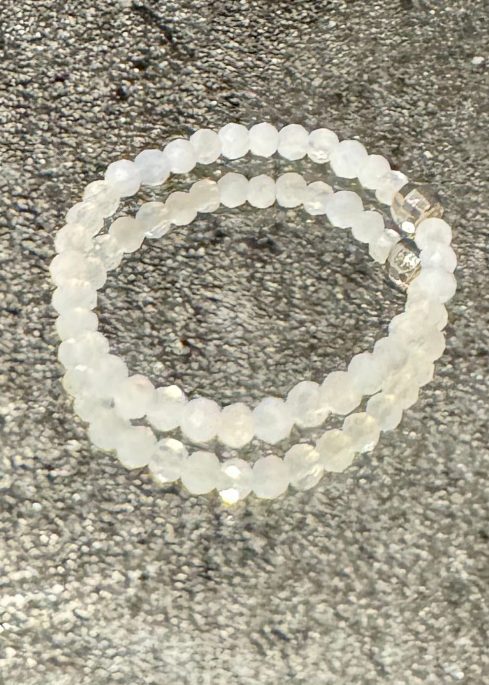 Pierścionek z kamieni księżycowych