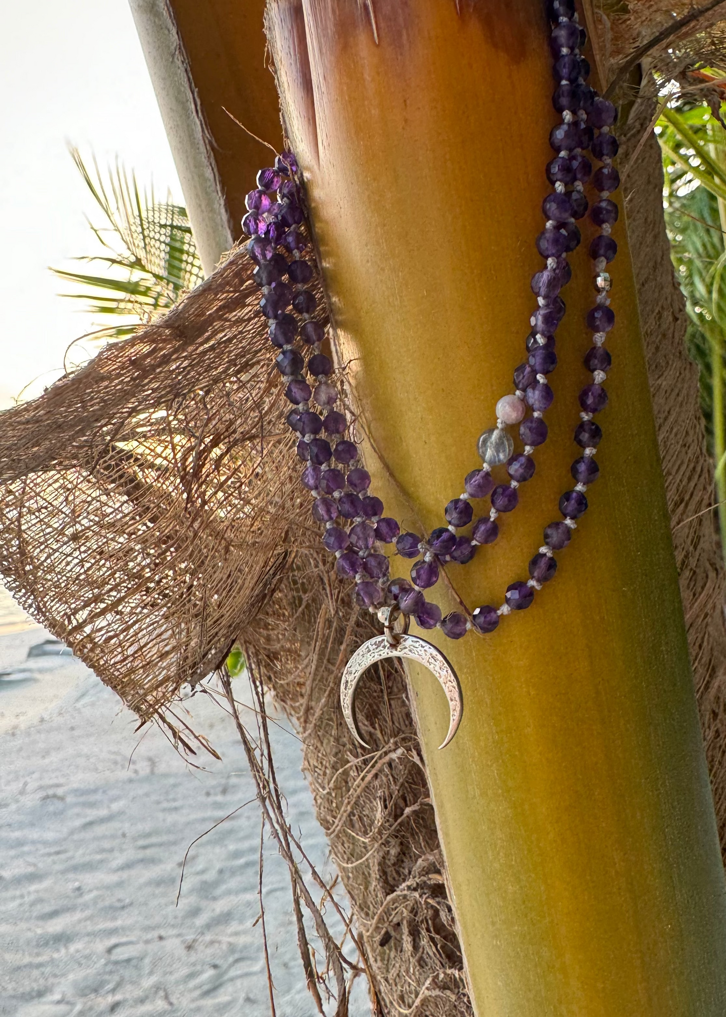 Naszyjnik z ametystów z rogiem obfitości