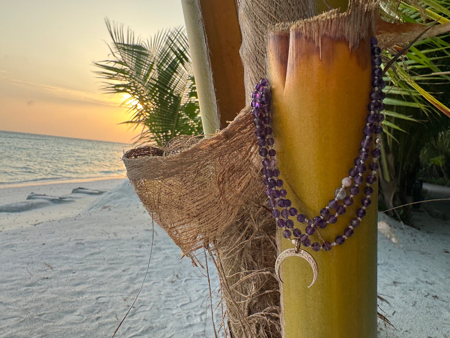 Naszyjnik z ametystów z rogiem obfitości