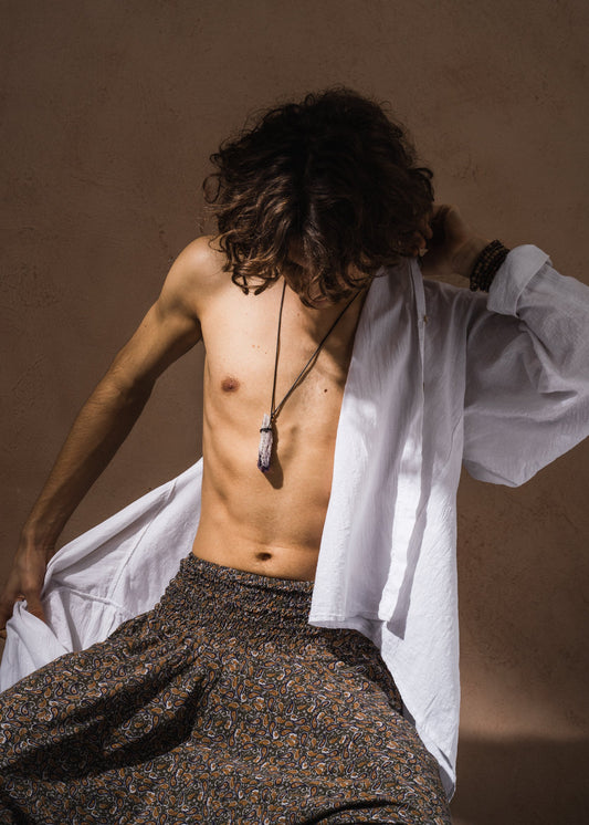 Ametyst na sznurze bawełnianym